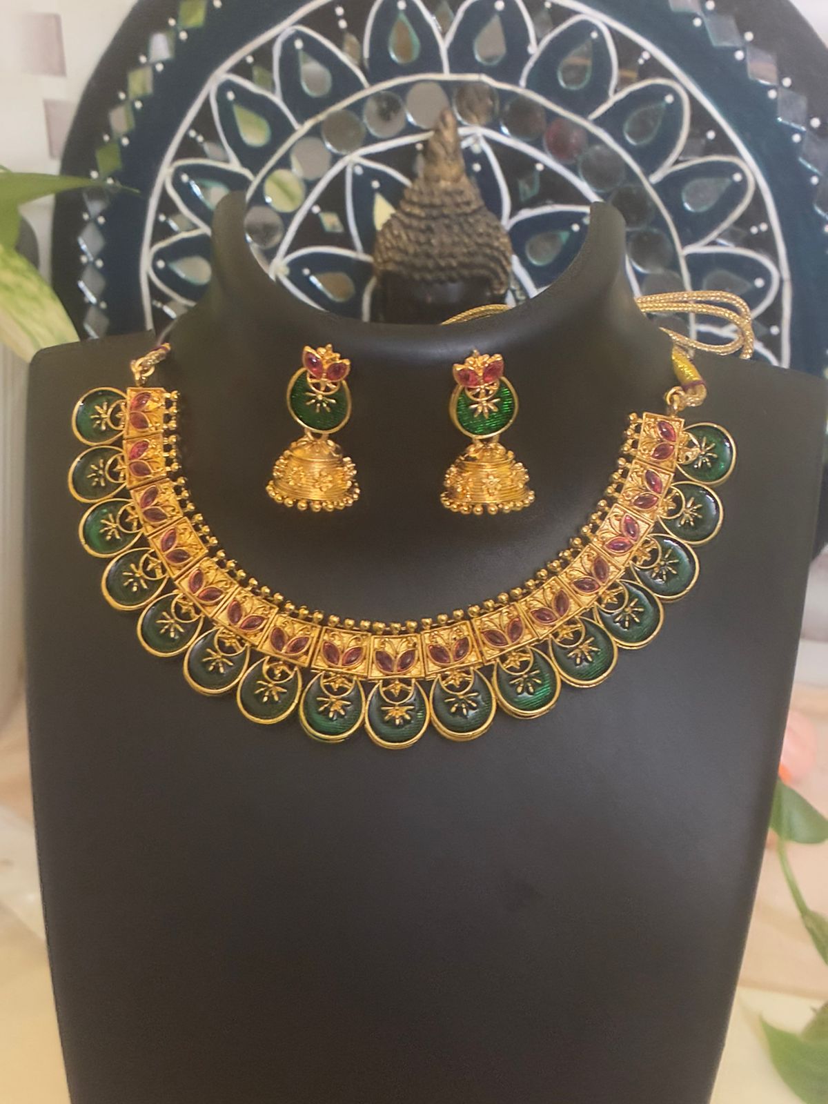 Royal Green meenakari Necklace – A Timeless Blend of Tradition and Grandeur with jhumkas