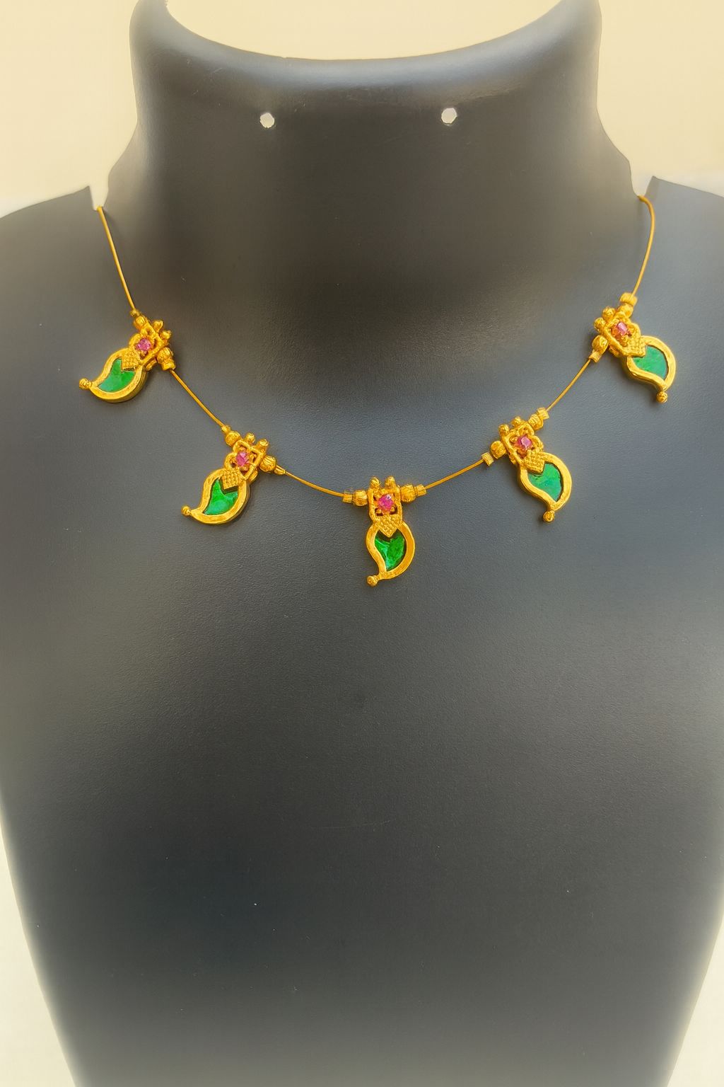 Women all time trending invisible palaykka with adjustable neck chain✨