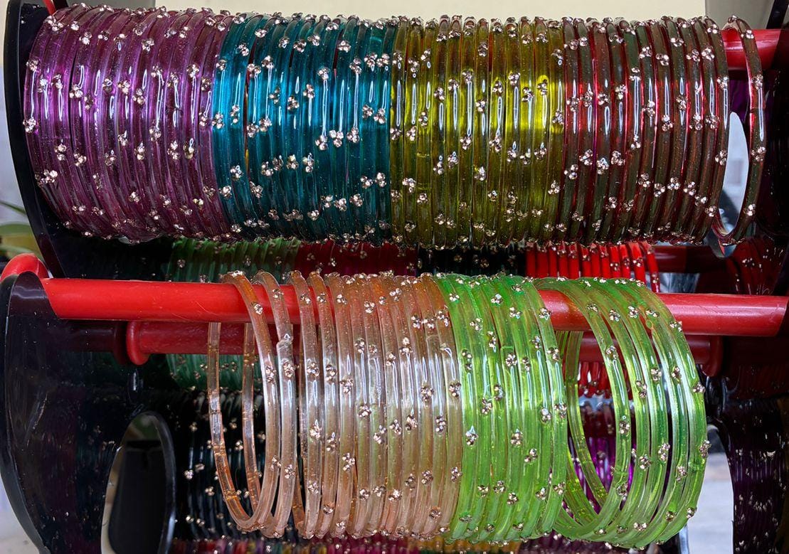 Stone kuppivala/ glass bangles