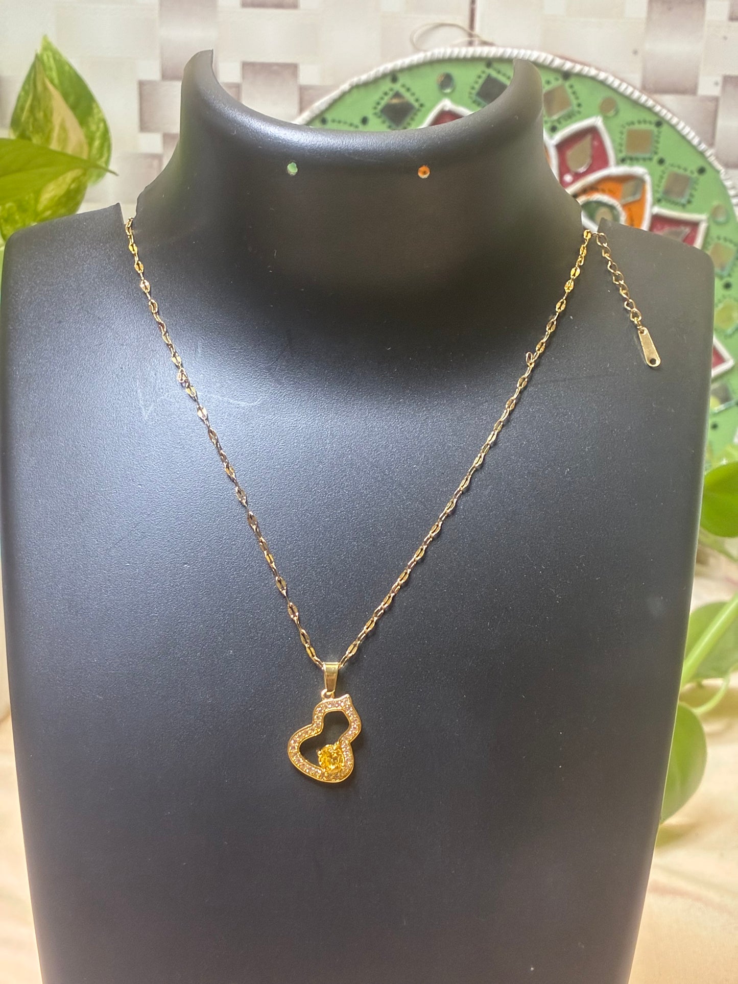 New Stock! Yellow diamond guard necklace