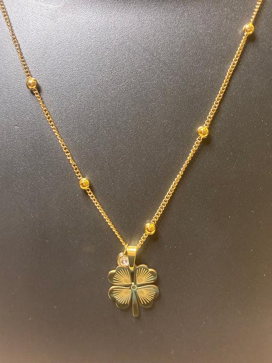 New stock!Single diamond four leaf flower gold plated Necklace!