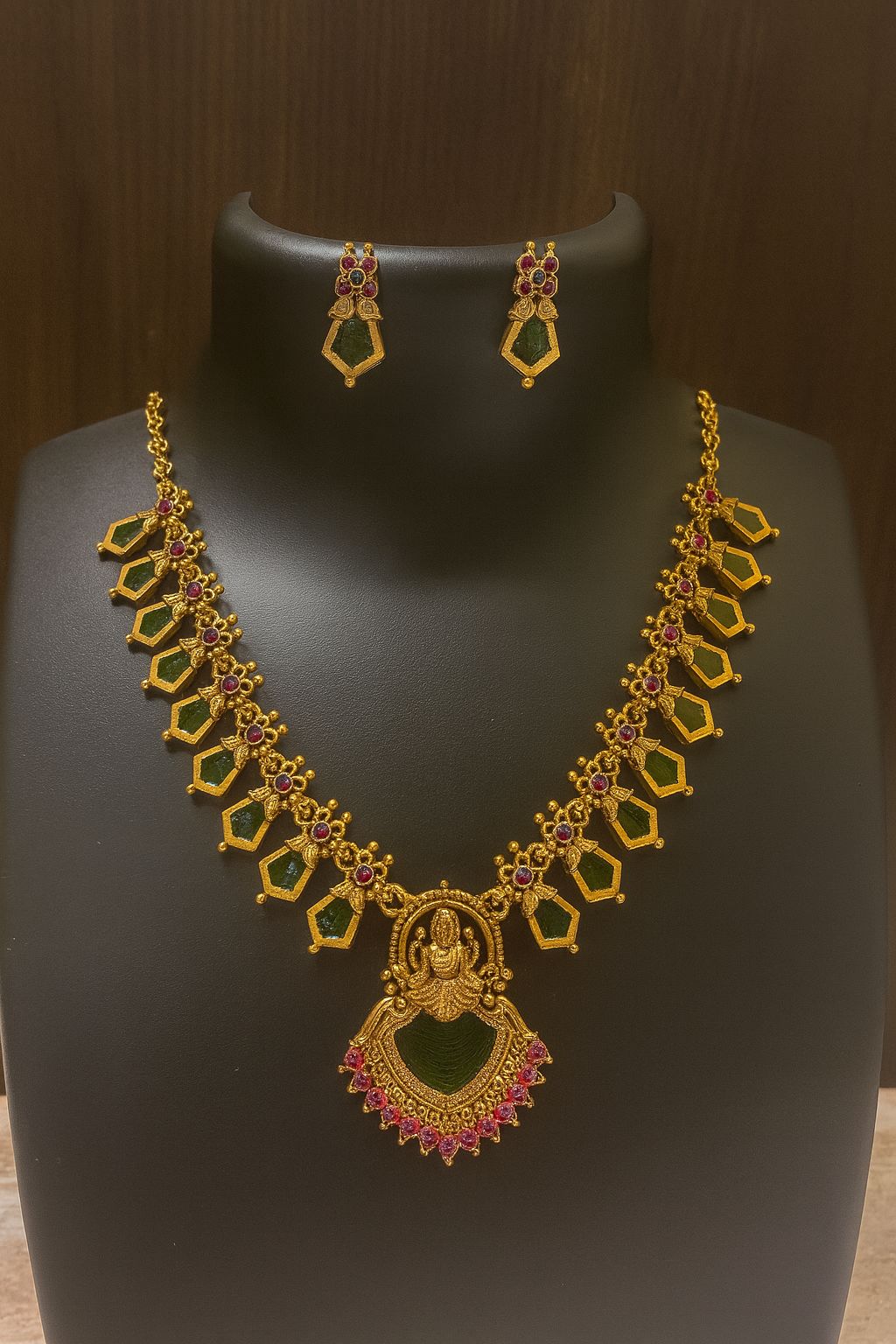 Traditional Temple Necklace with Goddess Lakshmi Design