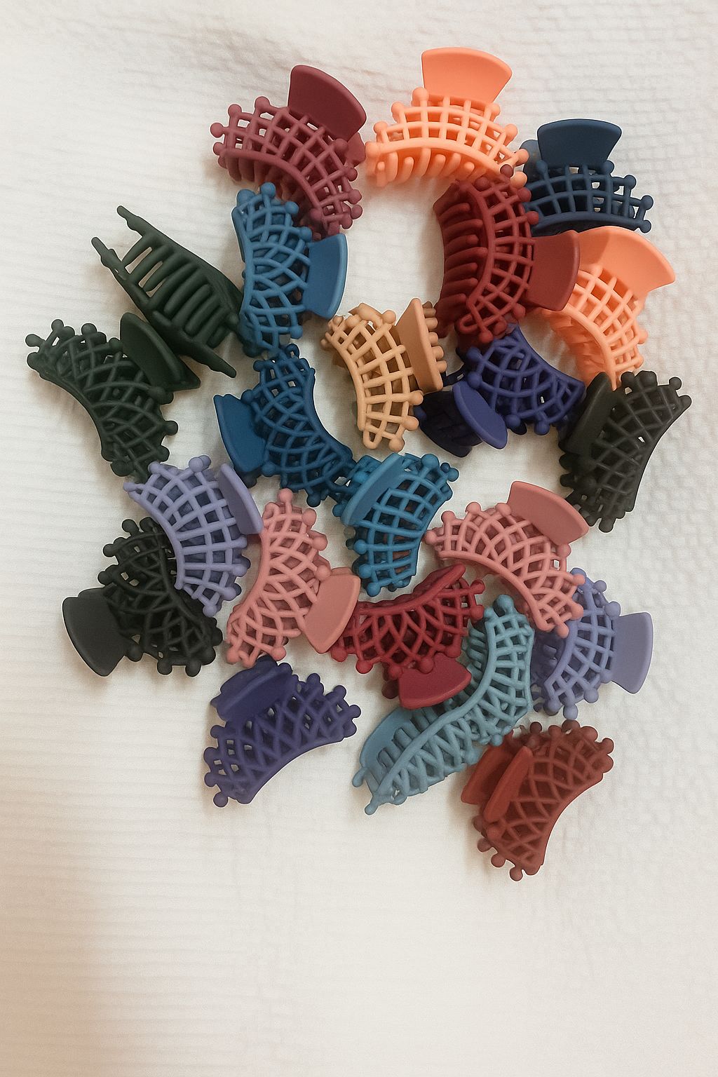 New Arrival|Crown style hair claws Multiple shades