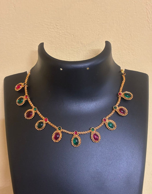 Red and green color combination hanging stone neck piece