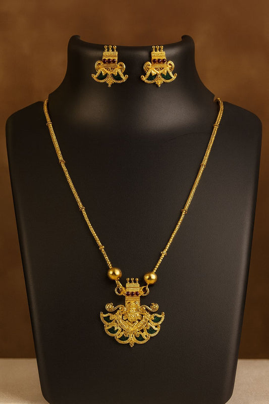 premium quality palakka inspired locket with chain with simple palakka stud