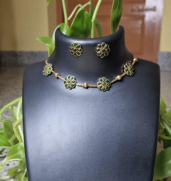 Elegant Invisible flower chocker with flower stud