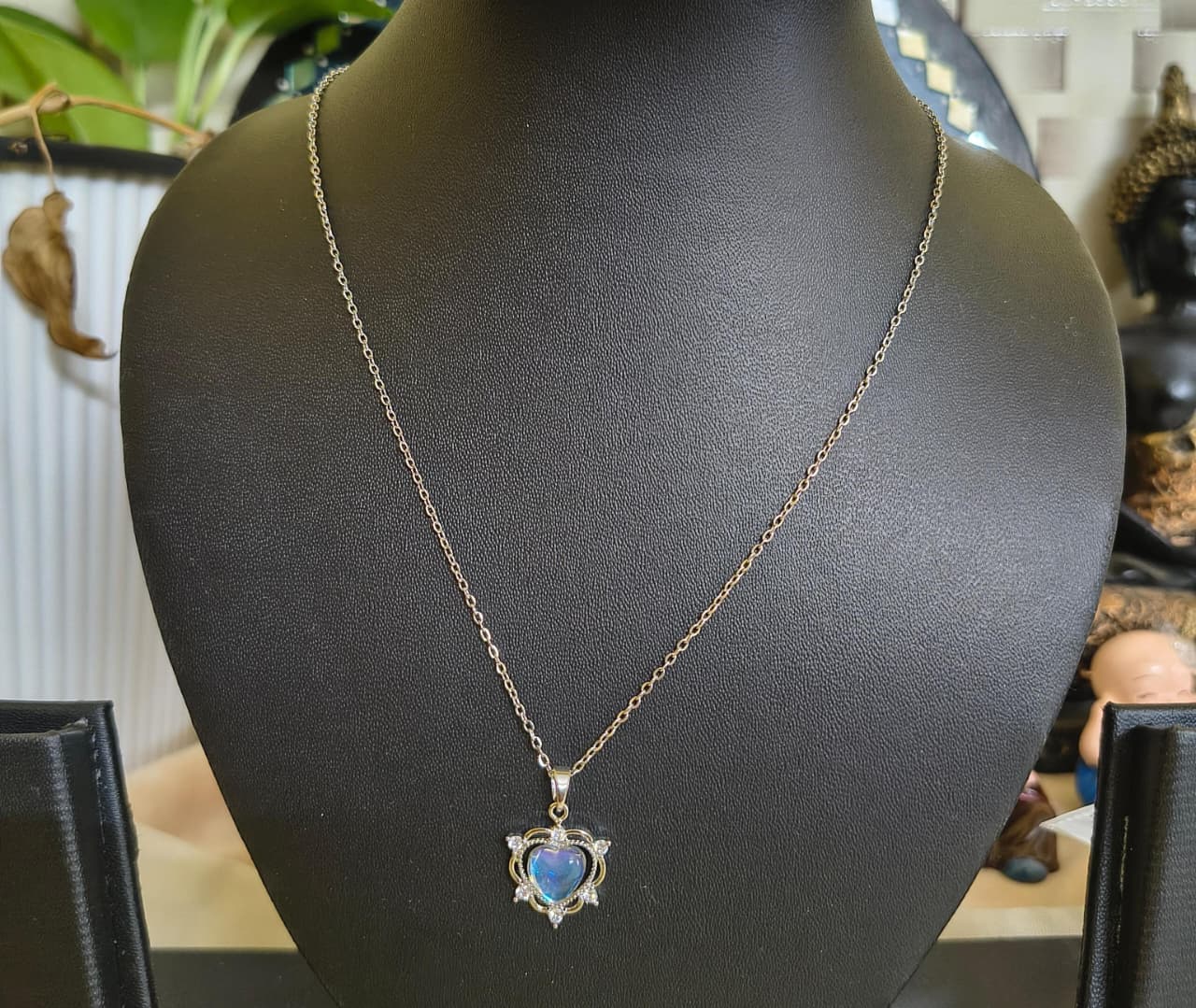 silver plated simple chain with blue love locket