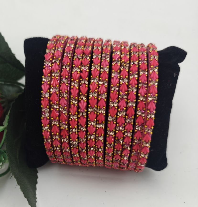 Leaf style kuppivala/Glass bangles