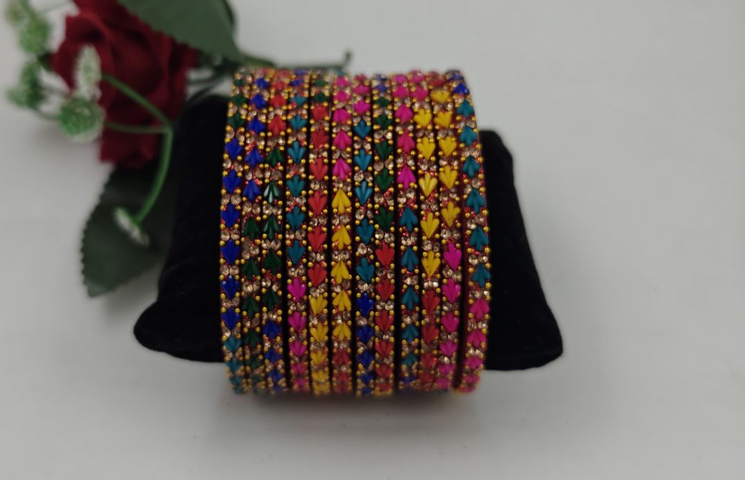 Leaf style kuppivala/Glass bangles