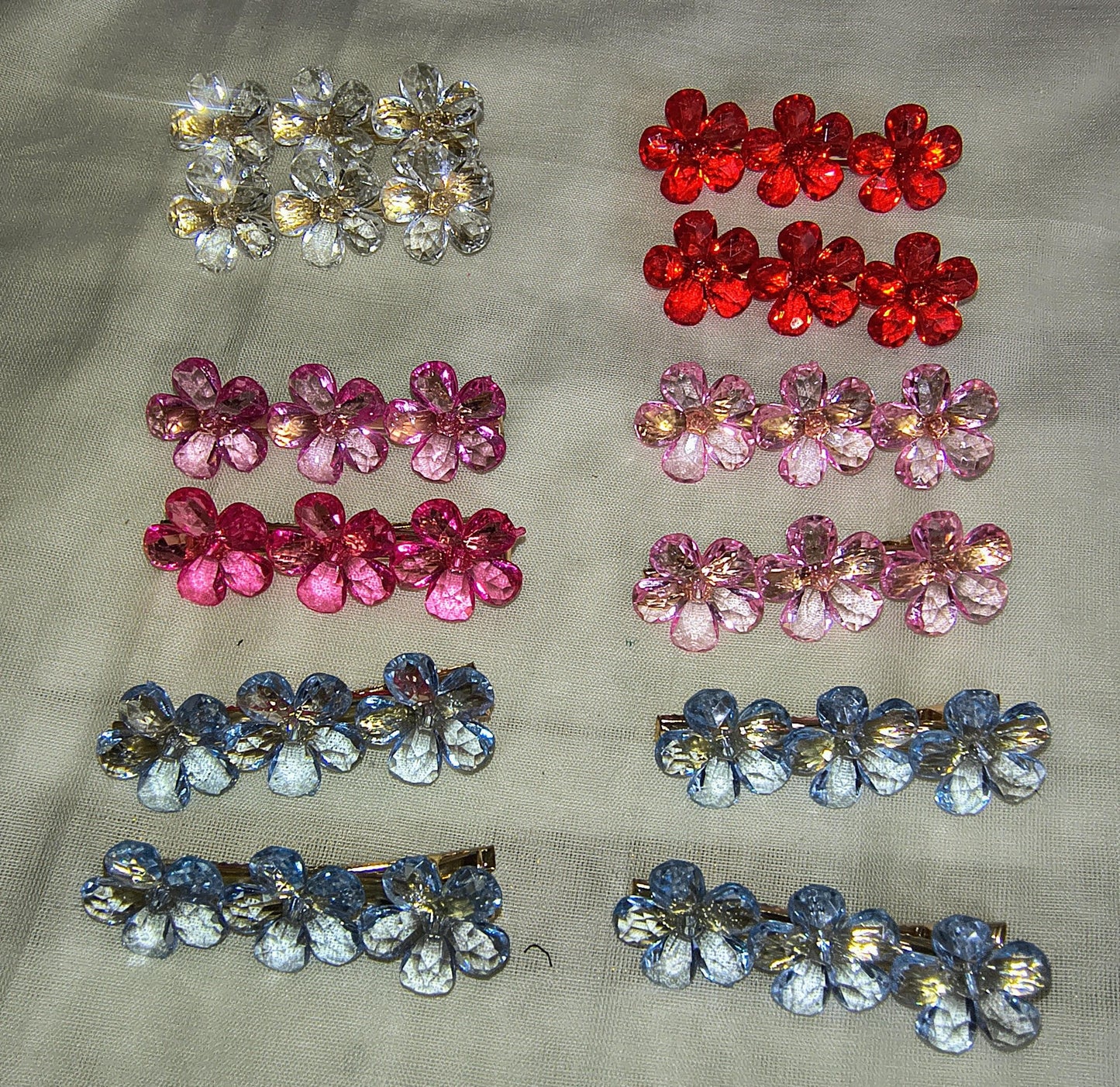 Finished and polished three stone alligator hair claws