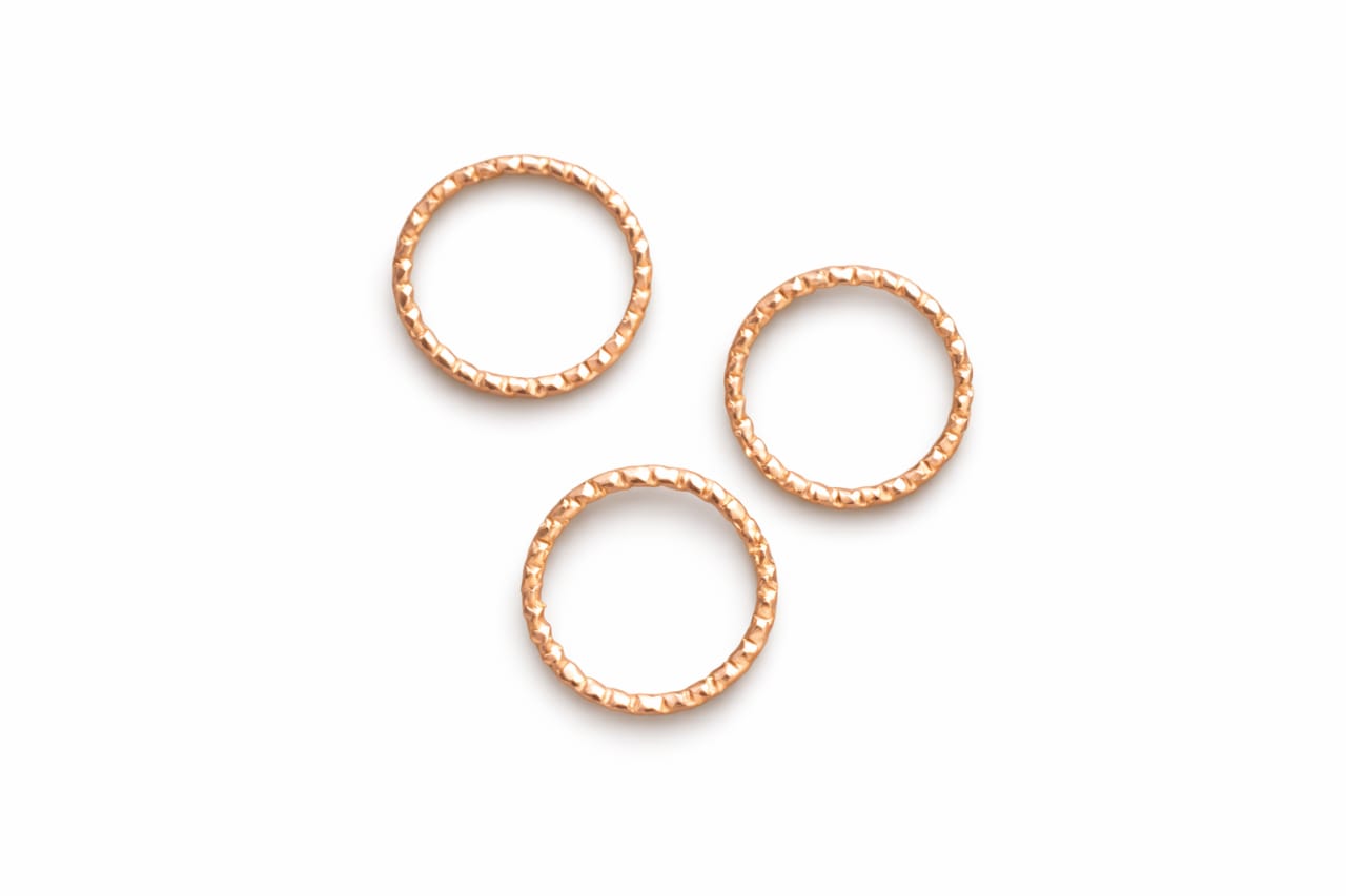Rose gold finishing ring nose pin