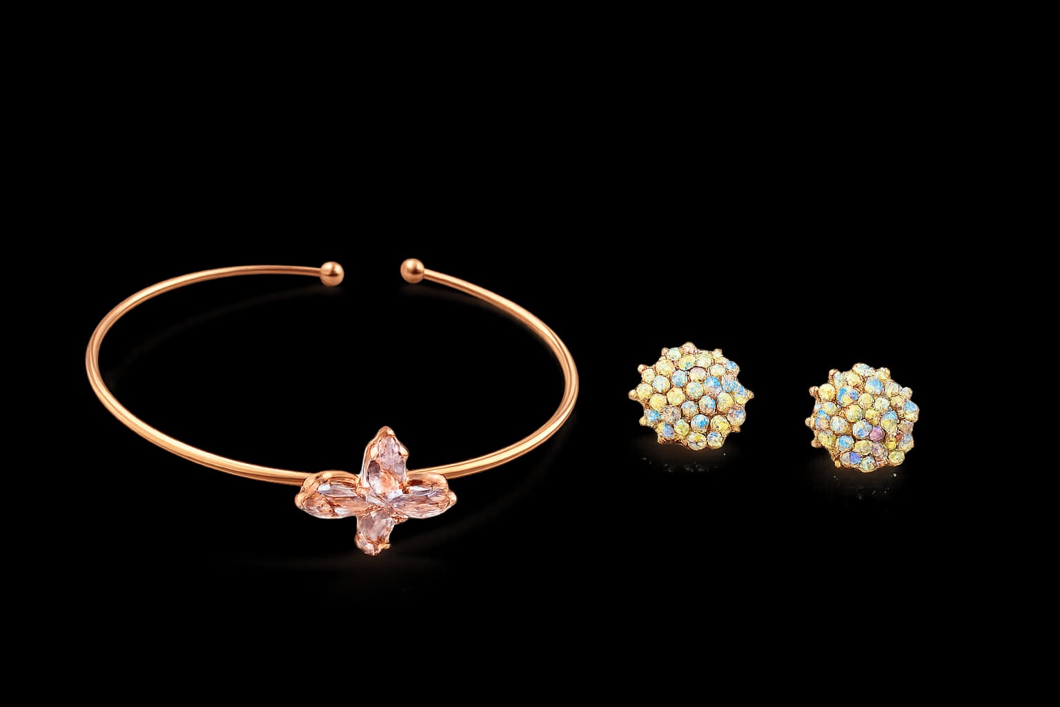 Adjustable bangle with stud combo