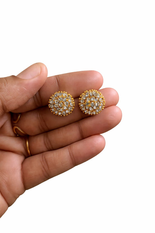 Simple stone stud for women