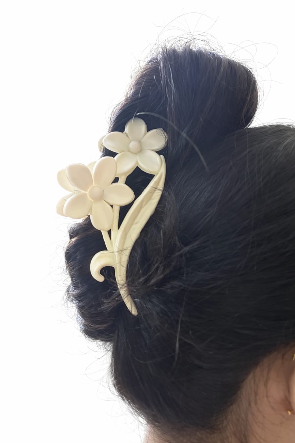 Well designed flower clip with stem and leaf an unique model