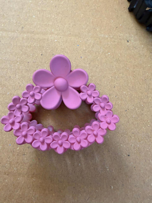 Unique flower designed flower claws