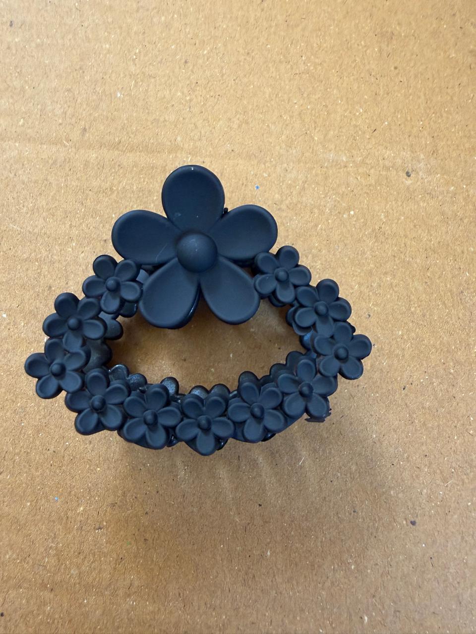 Unique flower designed flower claws