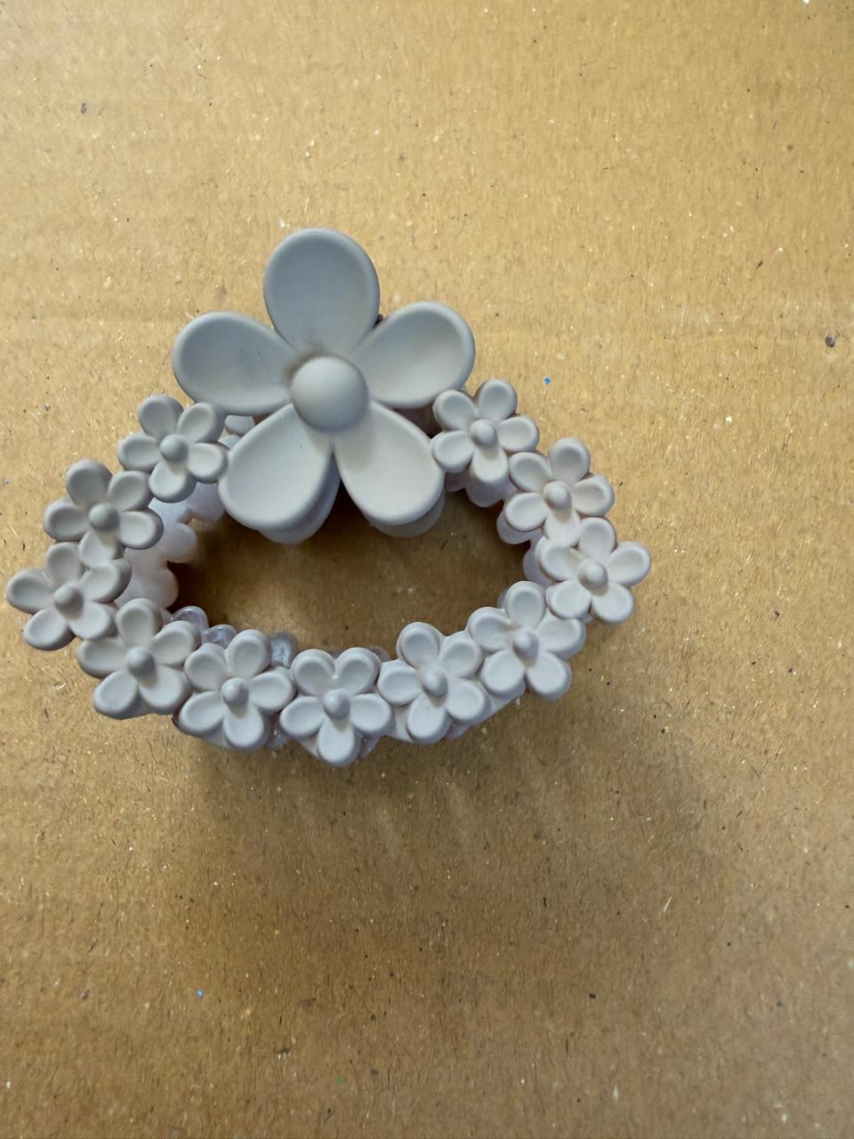 Unique flower designed flower claws
