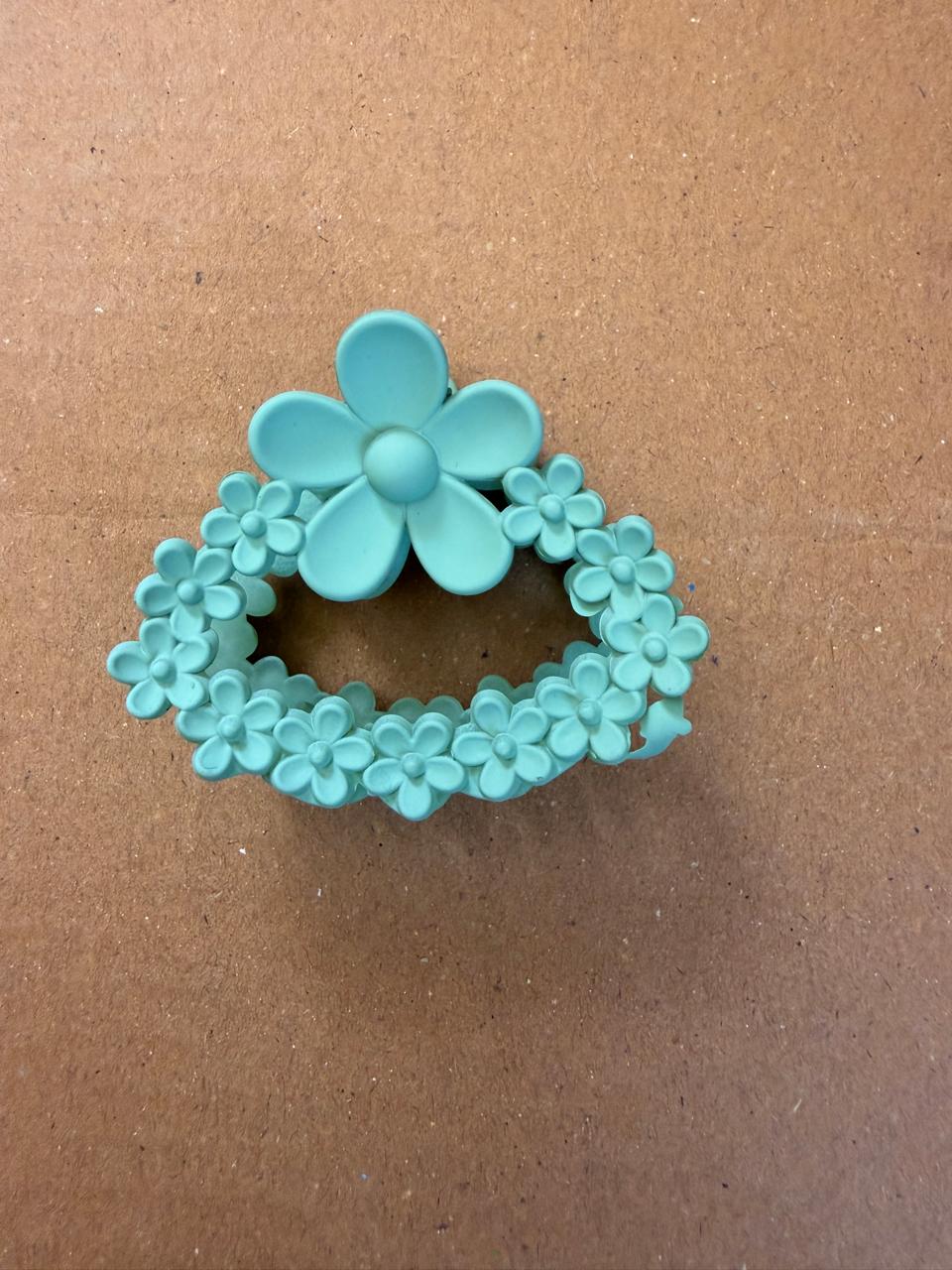 Unique flower designed flower claws