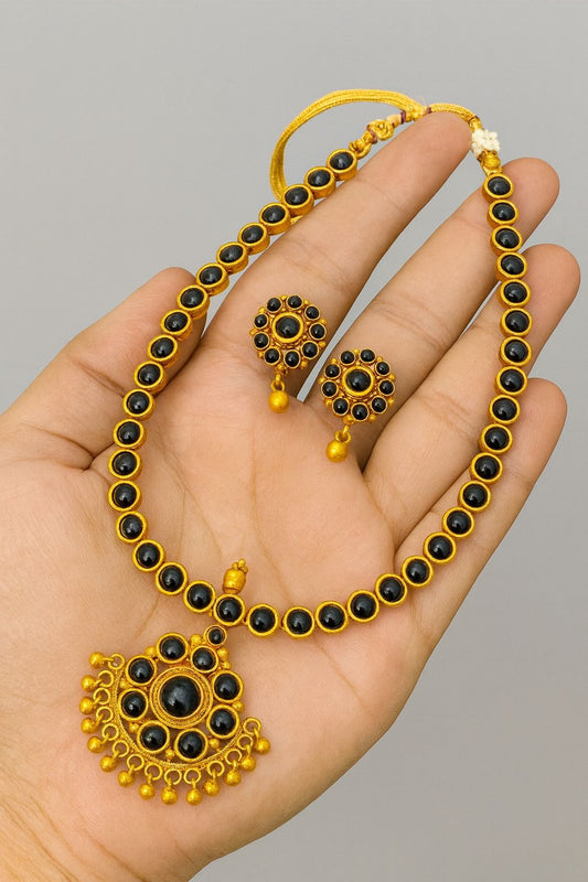 Kemp stone jewellery in simple wear |Alloy Metal