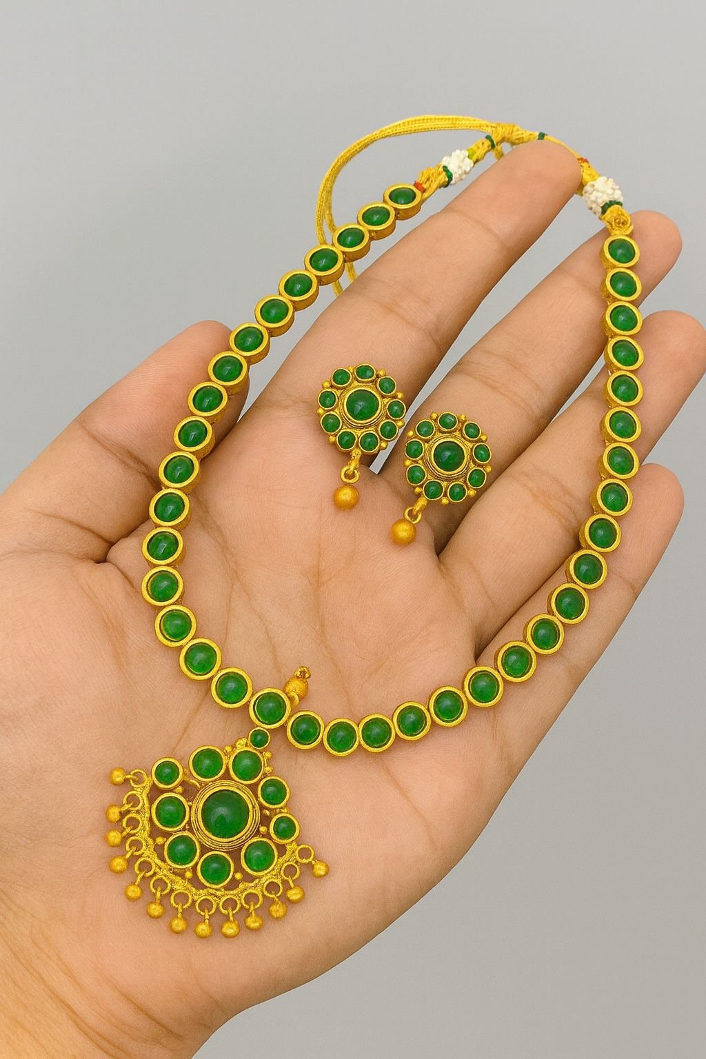 Kemp stone jewellery in simple wear |Alloy Metal