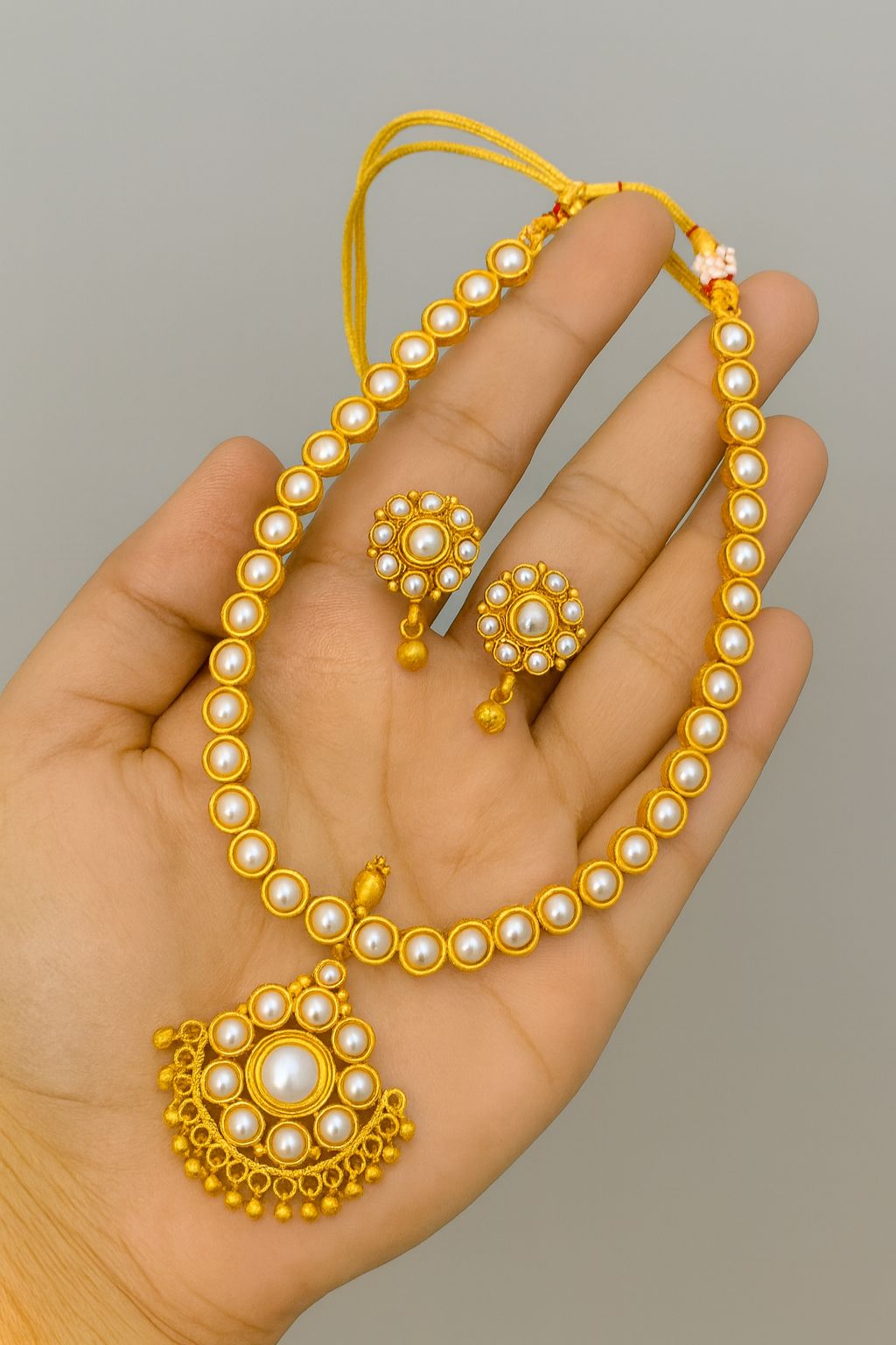 Kemp stone jewellery in simple wear |Alloy Metal