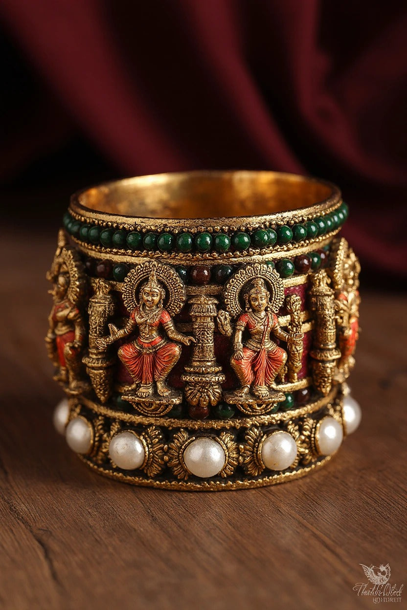 Traditional temple jewellery & Saraswathy bangle set